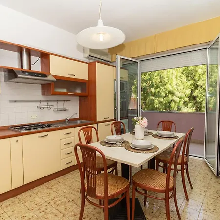 Sweet Apartment *